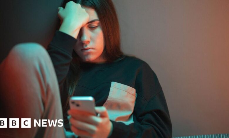 Sharp rise in problematic teenage social media use, study says