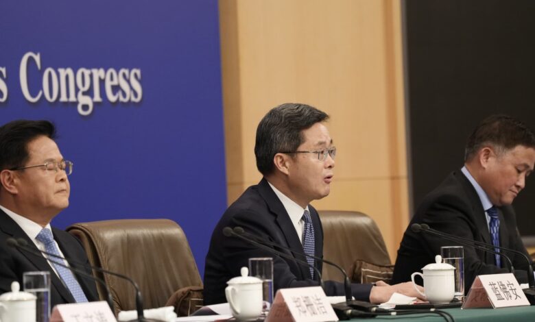 Chinese finance minister hints at increasing the deficit at highly anticipated briefing