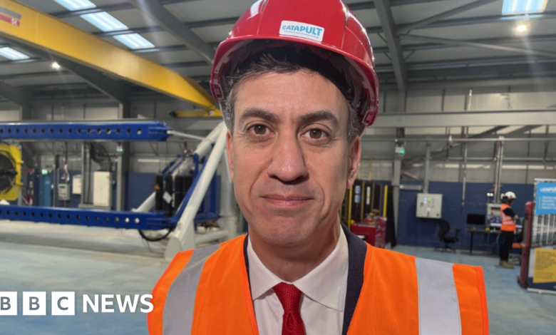 Ed Miliband denies ignoring oil and gas sector as he visits Aberdeen