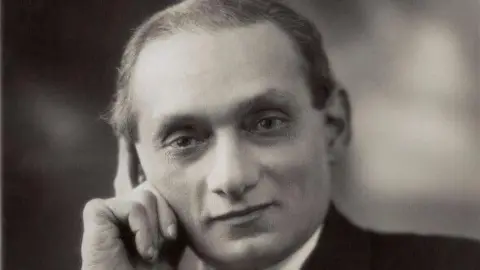 Picryl Black and white image of Shapurji Saklatvala