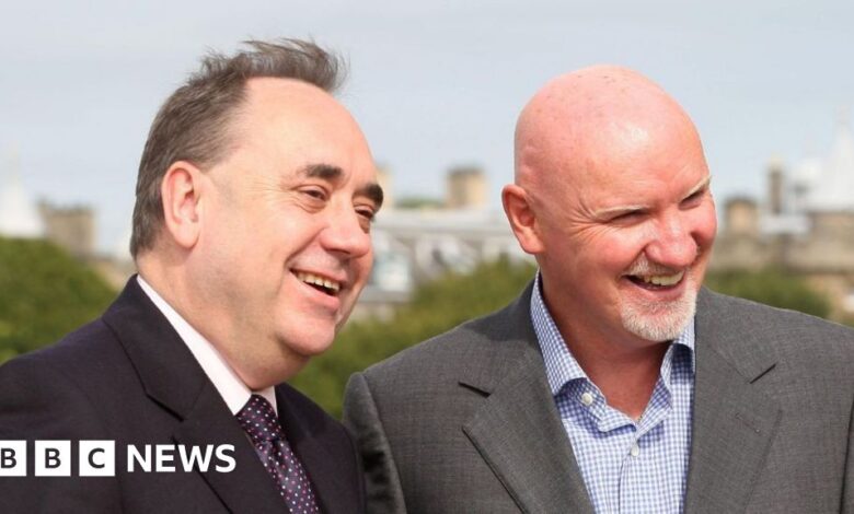 Tom Hunter pays for plane to bring Alex Salmond's body home