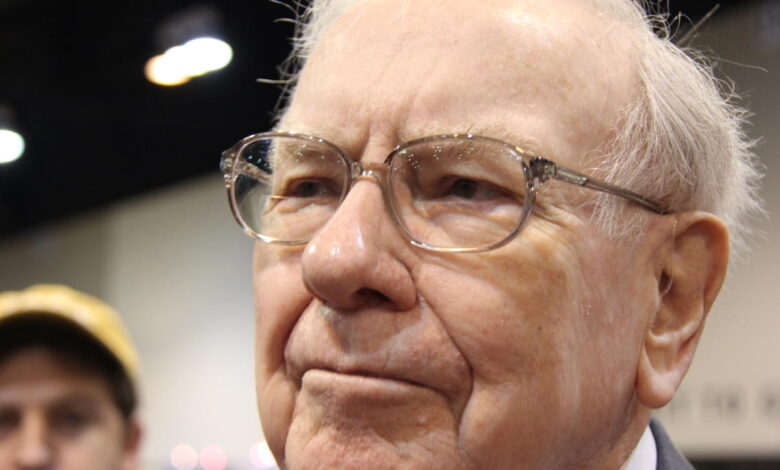 Warren Buffett Sold 11 Stocks in Q2. Wall Street Thinks 1 of Them Will Soar 45% Over the Next 12 Months.