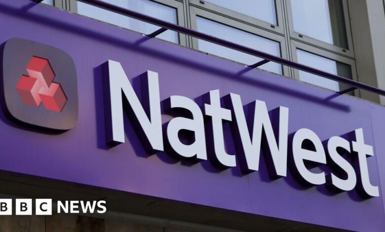 NatWest blocks staff from using WhatsApp and Facebook Messenger