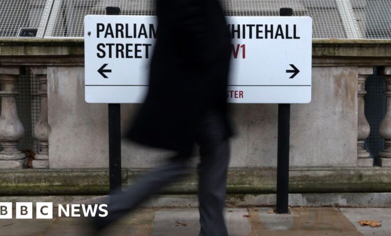 10,000 civil service jobs could go due to saving targets