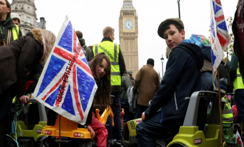 Farmers protest against inheritance tax  changes