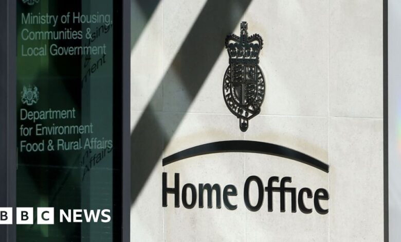 Home Office doubles time given to refugees to find accommodation