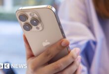 Apple urged to withdraw 'out of control' AI news alerts