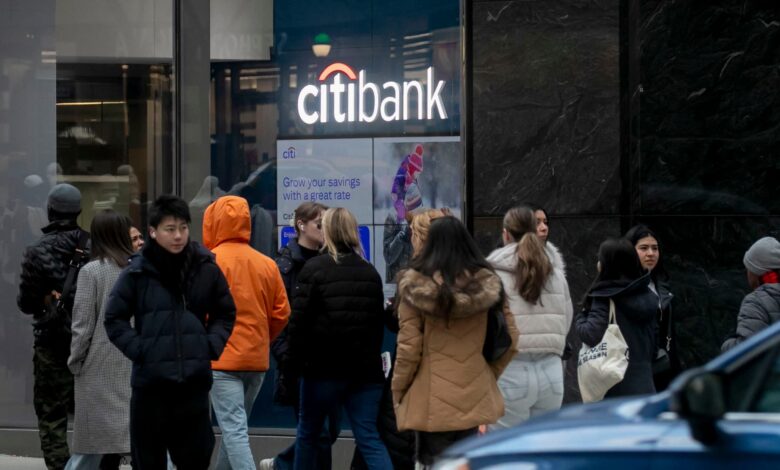 Citibank customers report fraud alerts and account access issues