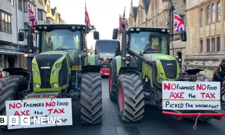 Tractor protest as minister promises farmers 'new deal'