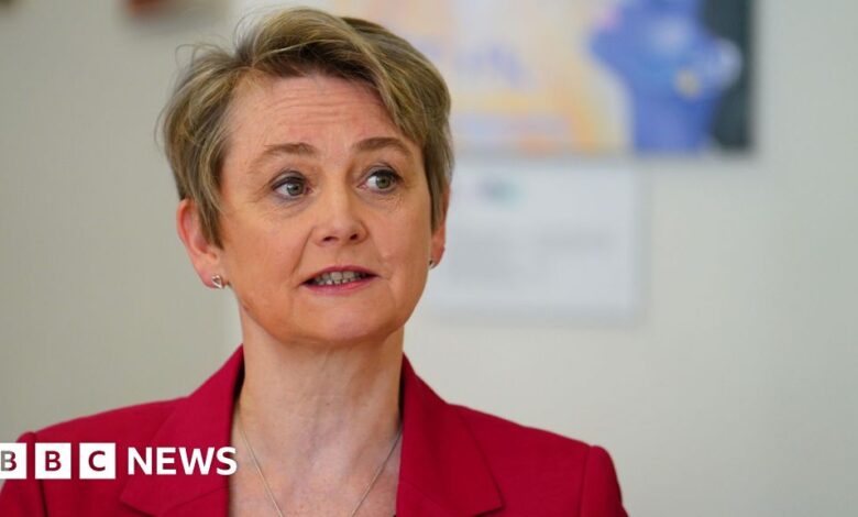 Yvette Cooper to reject call to widen extremism definition