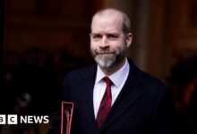 Business secretary Jonathan Reynolds apologises for solicitor claim