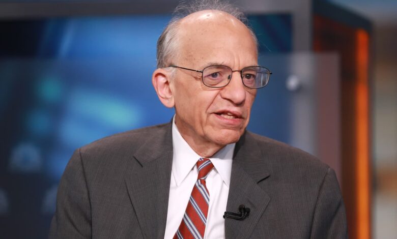 Jeremy Siegel is cautious on the Mag 7: 'We have these two markets'