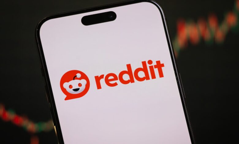 Stocks making the biggest moves after hours: Reddit, Robinhood, Dutch Bros, MGM Resorts and more