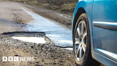Potholes: Publish progress or lose cash, Starmer tells England councils