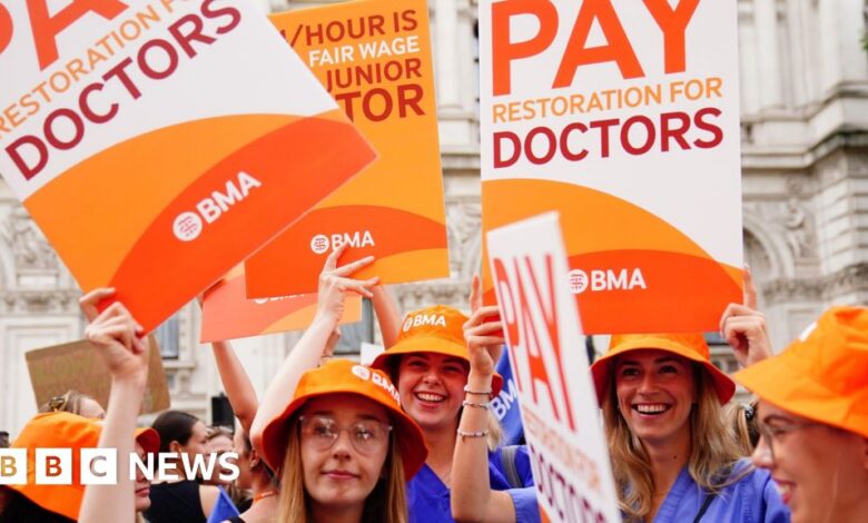 Doctors threaten strike action after 4% pay offer