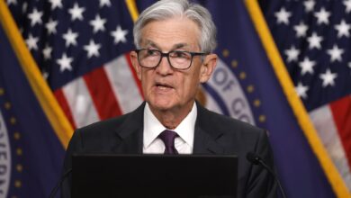 Fed holds rates steady as it notes rising uncertainty and stagflation risk