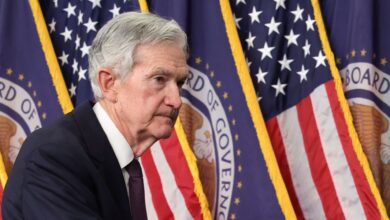 Federal Reserve will reduce staff by 10% in coming years, Powell memo says