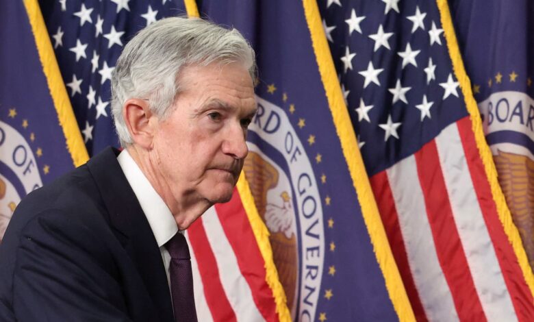 Federal Reserve will reduce staff by 10% in coming years, Powell memo says