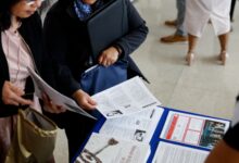 It's a ‘low firing, low hiring’ job market, economist says: Here's how to land a new gig anyway