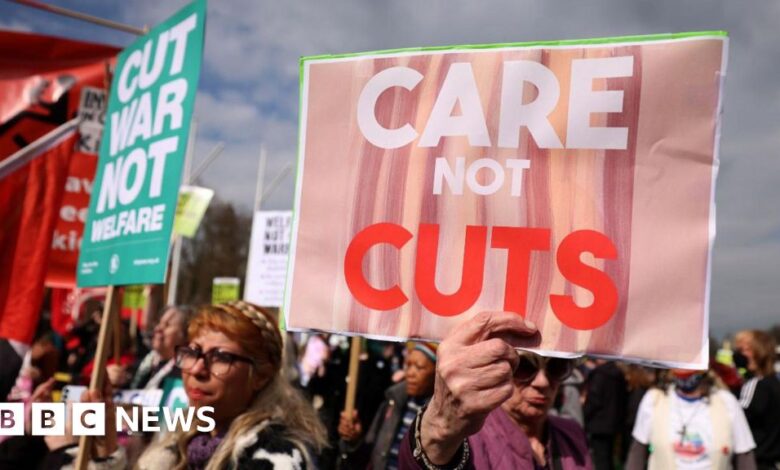 Labour MPs signal rebellion over benefits cuts