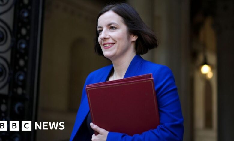 Ministers considering scrapping two-child benefit cap