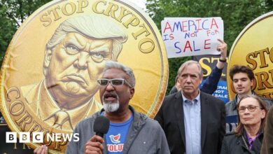 Protestors accuse Trump of corruption as he hosts crypto dinner