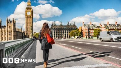 Thousands of UK civil servant jobs to leave London