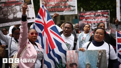UK signs £101m-a-year deal to hand over Chagos Islands and lease military base