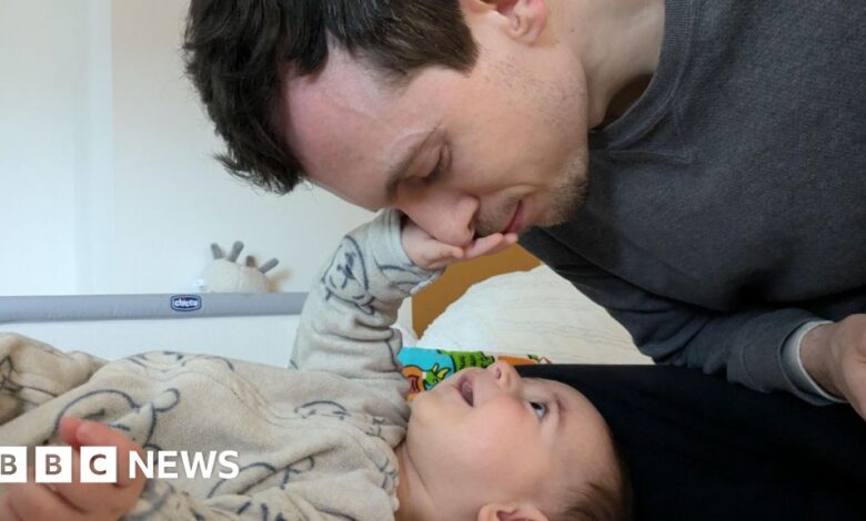 Give new dads six weeks off work at nearly full pay, MPs say