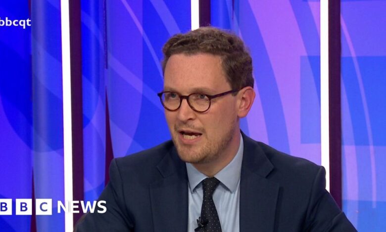 Row over Labour minister's small boat comments
