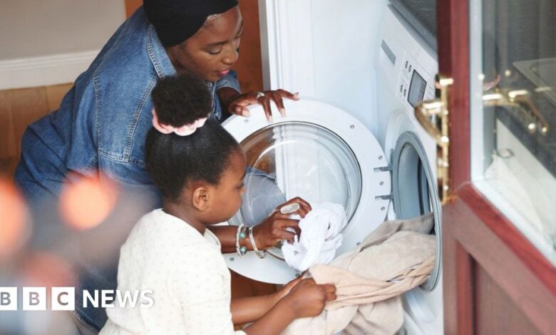 Warm Homes Discount: Millions on benefits to get £150 off bills