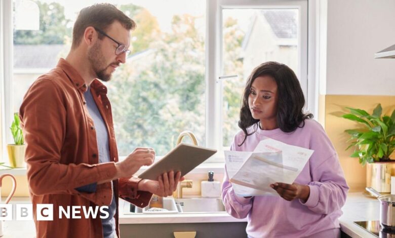 Energy bills: Plan for electricity costs based on region dropped