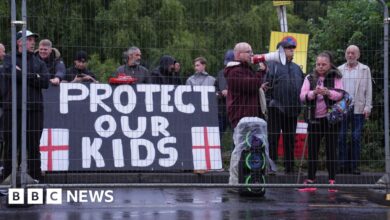 Epping council votes to urge government to shut asylum hotel