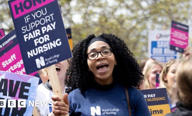Nurses union to reject pay deal as strike vote looms