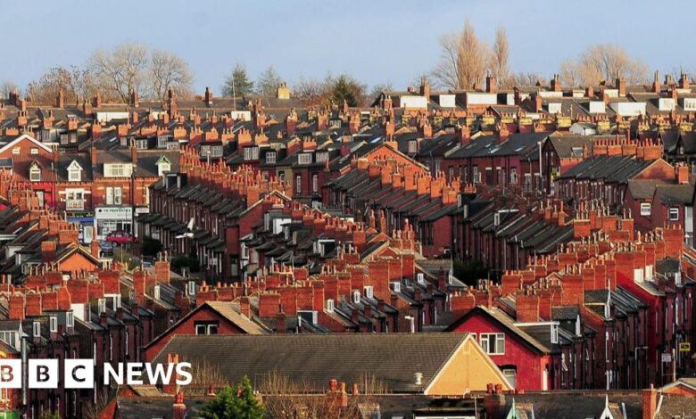 Public frustrated by asylum seeker housing, says minister Jonathan Reynolds