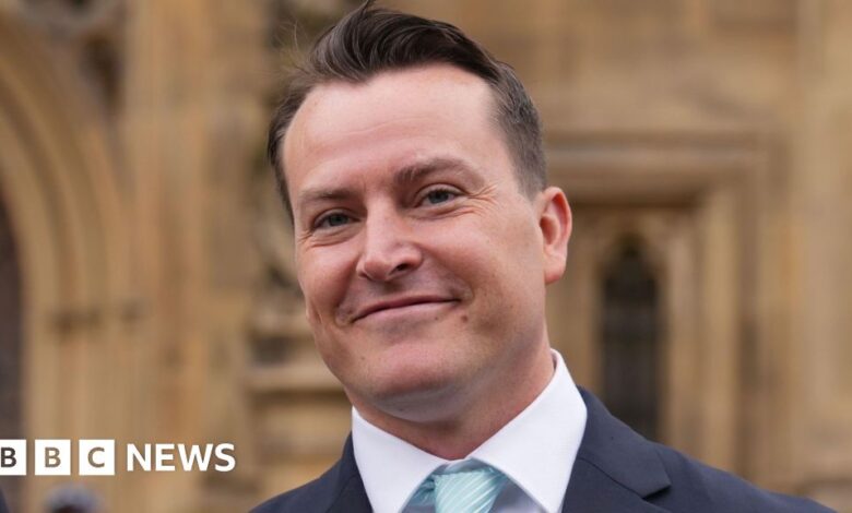 Reform MP James McMurdock gives up whip over business allegations, party says