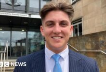 Reform seeks to spend up to £190k on three assistants at council