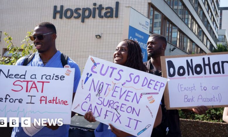 Streeting warns NHS faces challenging few days as doctor strike begins