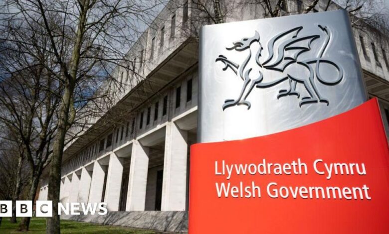 Welsh government should sell Cathays Park complex, insider says