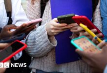 EE to launch phone plans which restrict internet for teens