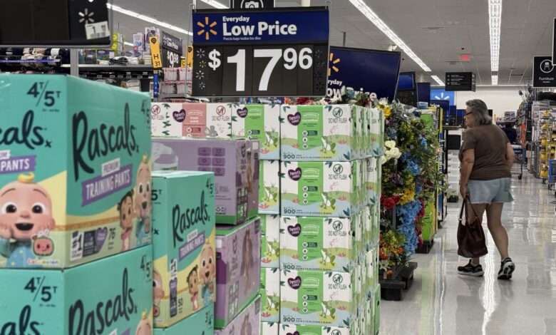 Former Walmart U.S. CEO Bill Simon questions stock drop: 'It was about as good of a quarter as any retailer could have in any environment'