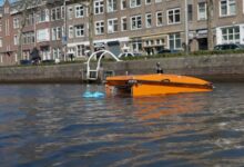 The floating robot collecting rubbish in our waterways