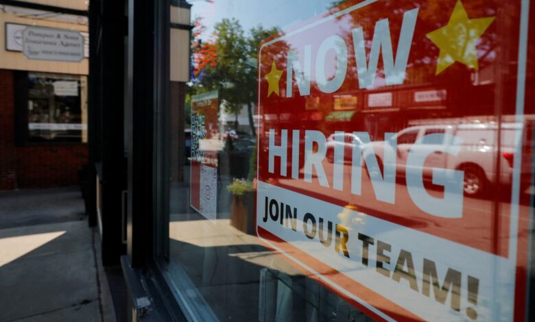 Wage growth is doing something odd in 2025 — the last time it happened was around the Great Recession