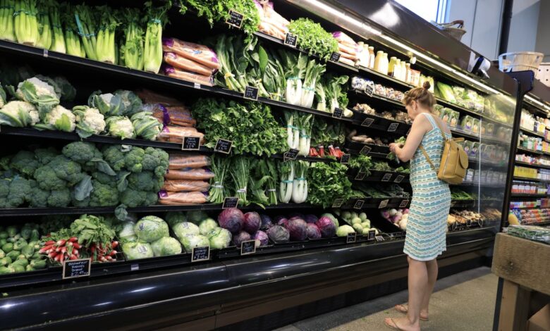 Consumer prices rose at annual rate of 2.9% in August, as weekly jobless claims jump