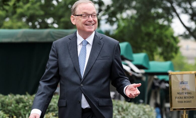 Hassett says Fed made 'prudent call,' signaling White House OK with quarter-point cut