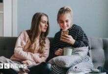 Lib Dems want health warnings on teens' social media