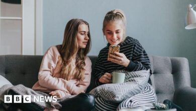 Lib Dems want health warnings on teens' social media