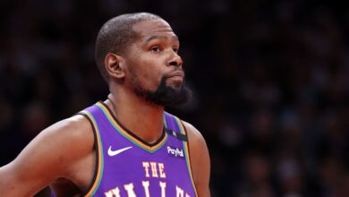 NBA star Kevin Durant can't unlock his Coinbase bitcoin account. His agent is thrilled