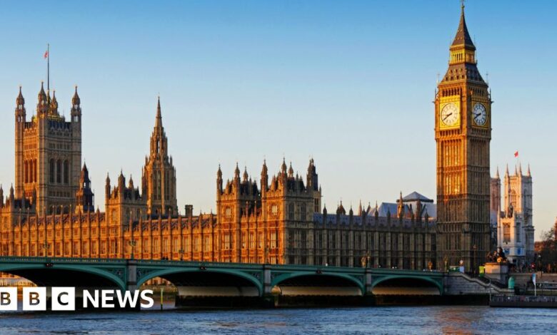 Public banned from Commons chamber after hidden phone found