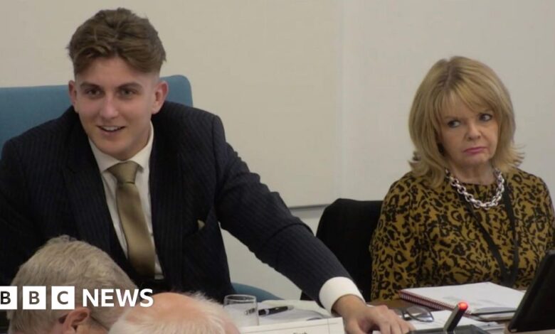 Reform UK flag policy strips Warwickshire council boss of power